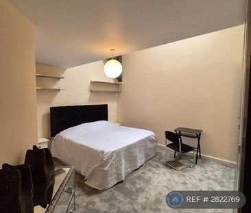 1 bedroom in a house share to rent - Photo 1