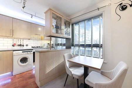 A smart one bedroom apartment within a riverside complex with allocated parking and on site facilities such as 24 hour concierge, swimming pool, gym, residents lounge and jacuzzi. - Photo 5