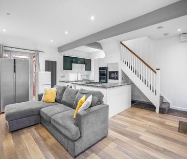 3 bedroom semi-detached house to rent - Photo 5