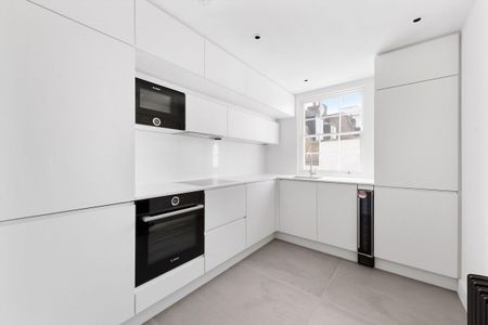 A well presented three bedroom duplex apartment in the heart of Belgravia, SW1. - Photo 5