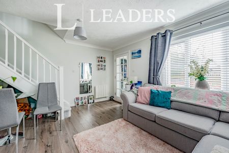 1 bedroom house to rent The Copse, South Nutfield, Redhill, RH1 - Photo 2