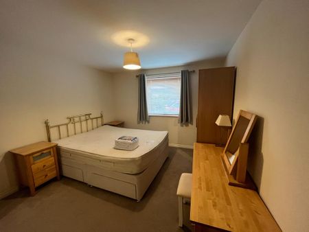 2 bedroom flat to rent - Photo 2