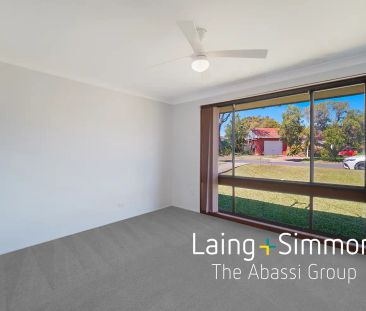 “Room for the Whole Family in a Quiet Pocket of North St Marys!” - Photo 2