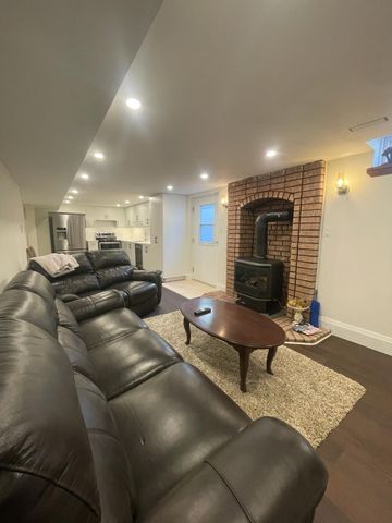 For Lease - 1000 Lovingston Crescent, Mississauga, Ontario - Photo 3