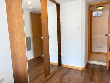 1 Bed Flat, Very Near Gunnesbury Crescent Area, W3 - Photo 4