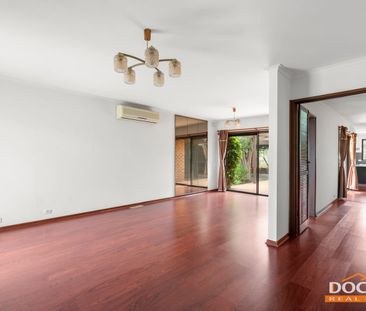 Ideal Spacious Home - Photo 6