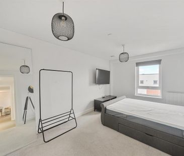 2 bedroom penthouse to rent - Photo 6