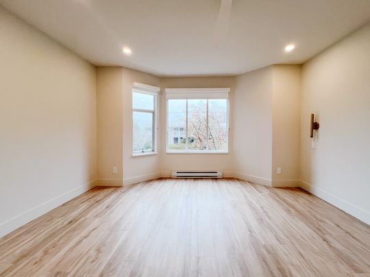 Deep Cove Delight! - Photo 1