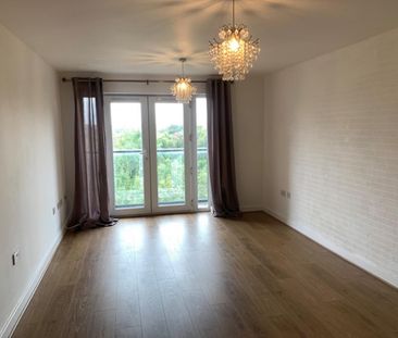 2 bedroom Flat To Let - Photo 2