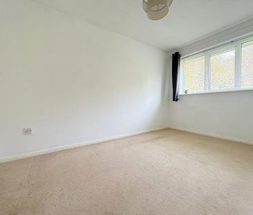 3 bedroom end of terrace house to rent - Photo 4