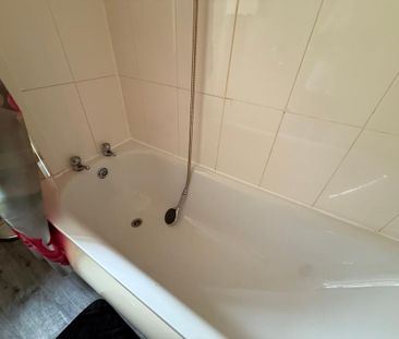 6 bedroom house to rent - Photo 4