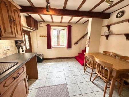 2 bedroom semi-detached house to rent - Photo 2