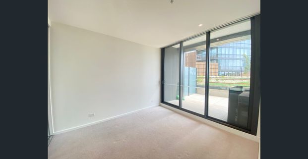 Docklands Luxury two-bedroom apartment for lease with oversized balcony. - Photo 1