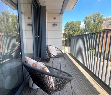 2 bedroom flat to rent - Photo 2