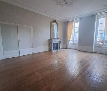 BEL APPARTEMENT TYPE HAUSSMANIEN COEUR DE VILLE - Photo 4