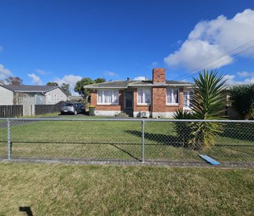 Sunny Sutton - Photo 3