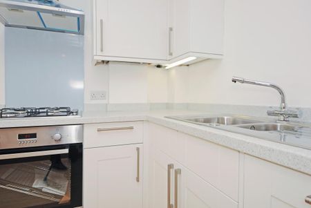 3 bedroom apartment to rent - Photo 5