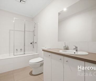 Sophisticated & Stylish Living - Photo 2