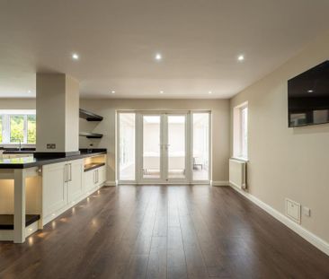 4 bedroom detached house to rent - Photo 1