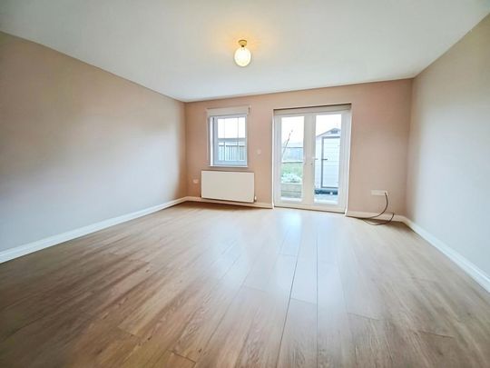 4 bedroom semi-detached house to rent - Photo 1