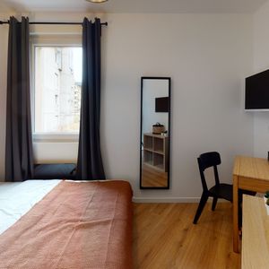 GEUFFROY Roommate 3 Bedrooms at Rouen - Photo 2