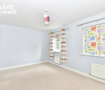 4 bedroom semi-detached house to rent - Photo 5