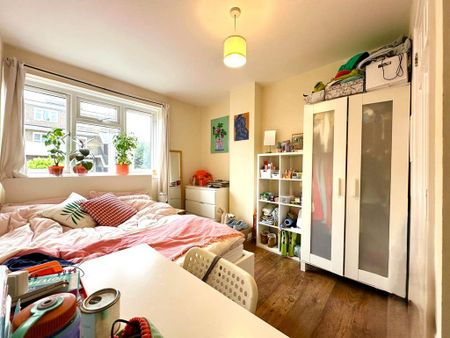 4 bedroom apartment to rent - Photo 2