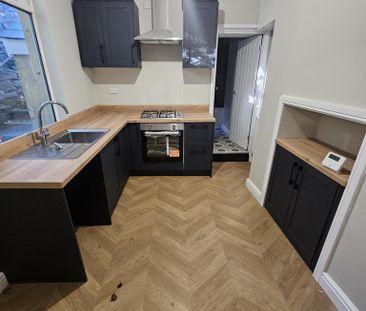 3 bedroom terraced house to rent - Photo 4