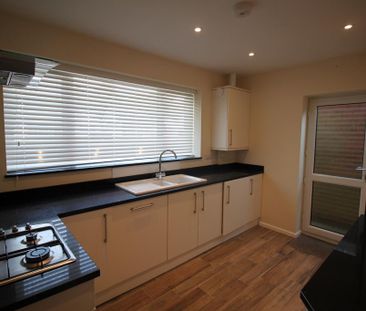 3 bedroom detached bungalow to rent - Photo 1