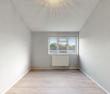 Refurbished 1 bedroom property close to Caledonian Road Tube - Photo 2