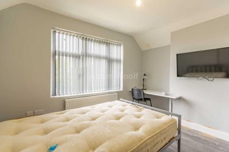 2 bedroom semi-detached house to rent - Photo 5