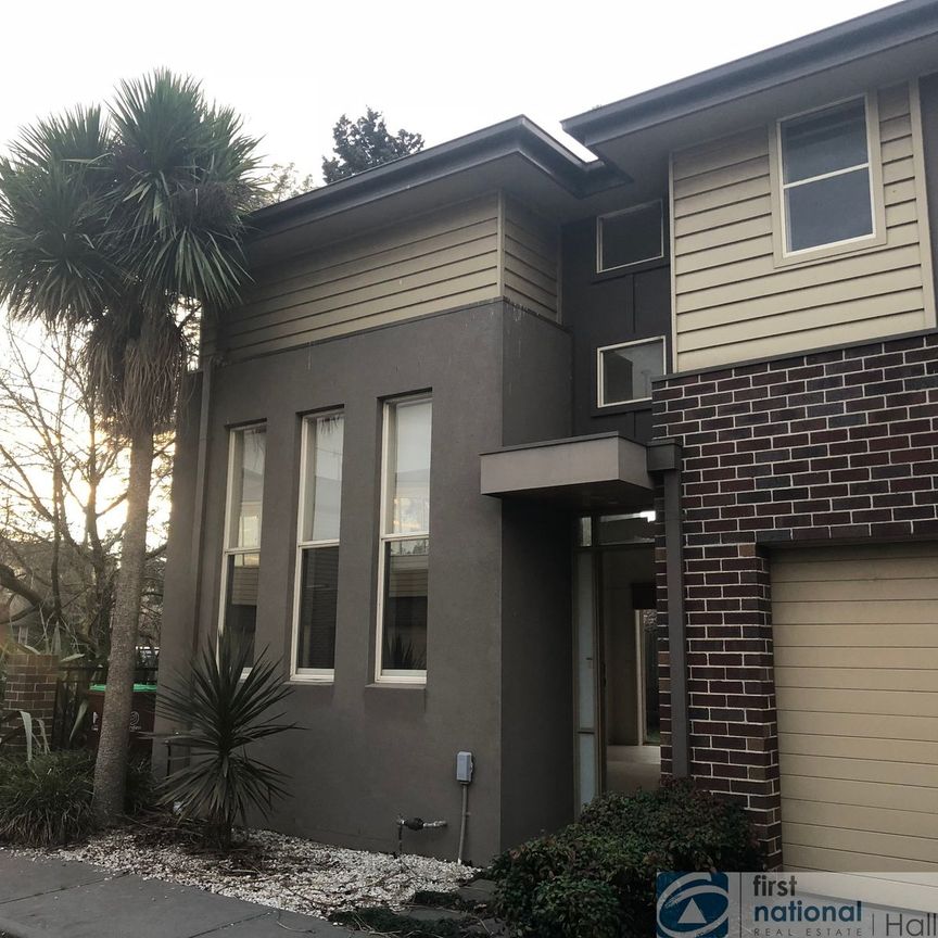 31 Tilbavale Close, Hallam - Photo 2