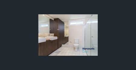 Queenslander With Leafy Surrounds - Photo 4