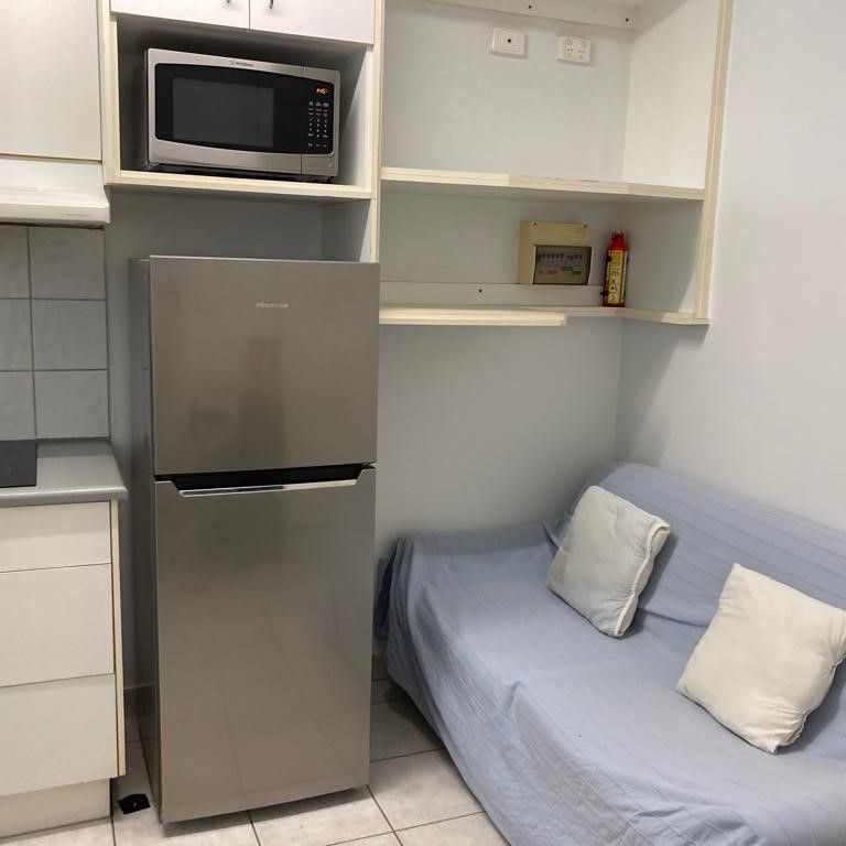 Inner City Lifestyle And Convenience - Photo 1