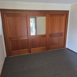 Morphett Vale - Photo 2