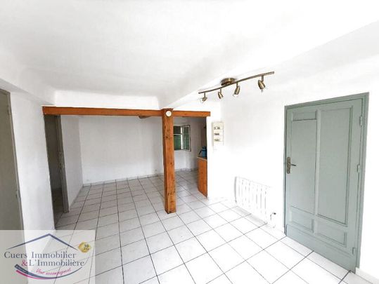 Location Appartement 2 pièces 37m² LA CRAU 83260 - Photo 1