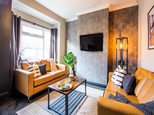 Haigh Avenue (Room 3), Rothwell, Leeds - Photo 1