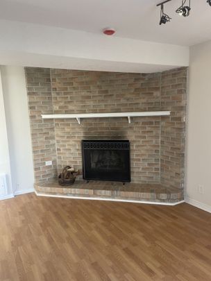 For Lease - 2299 Marine Drive Unit# 19, Oakville, Ontario - Photo 1