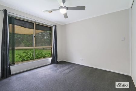 Spacious Four Bedroom Home Plus Study - Photo 2
