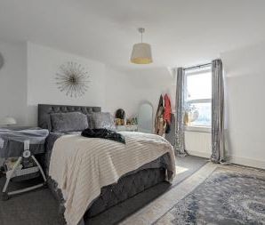 Ingles Road, Folkestone, CT20 2SN, Kent - Photo 2