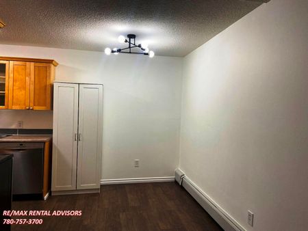 #101 10420 93 Street Northwest - Photo 5