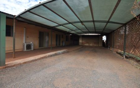 LARGE SHED AND AMPLE PARKING - 4x2 Close to CBD - Photo 3