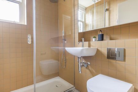 3 bedroom flat to rent - Photo 2