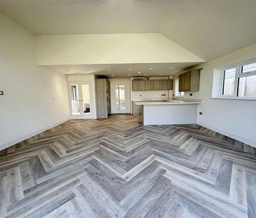 The Willows, Woodlinken Drive, Verwood, Dorset, BH31 - Photo 1