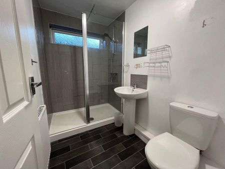 1 bedroom in a house share to rent - Photo 5