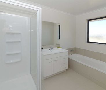 Discover comfortable, modern living in this near-new four-bedroom h... - Photo 4