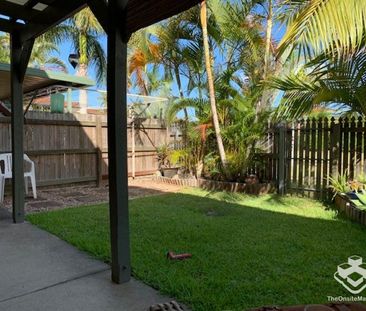 Lovely Townhouse in Central Thorneside Location - Photo 3