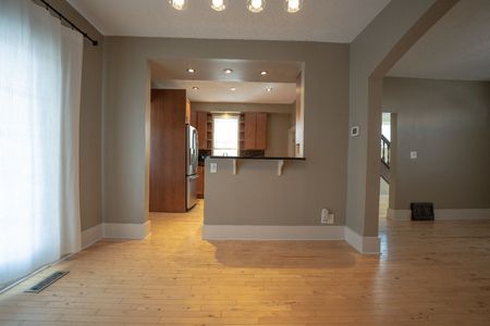 214 8A St NE, Calgary - Photo 3