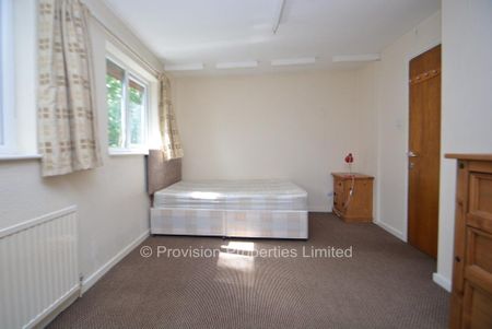 4 bedroom townhouse to rent - Photo 2