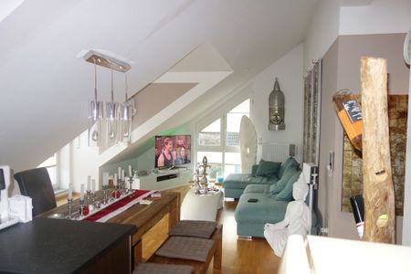 Moderne 3 ZKB-Dachgeschosswohnung mit 2 Balkonen in Top Lage von Eltville am Rhe ... - Photo 2